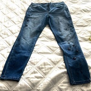Size 8 Simply Vera Vera Wang blue denim jean Skinny Midrise flower beaded design
